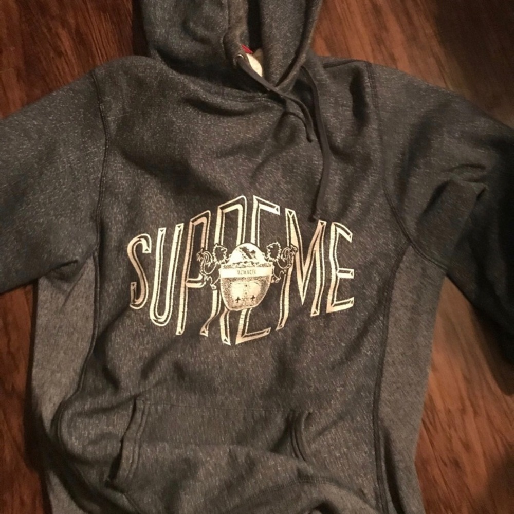 Supreme Hoodie